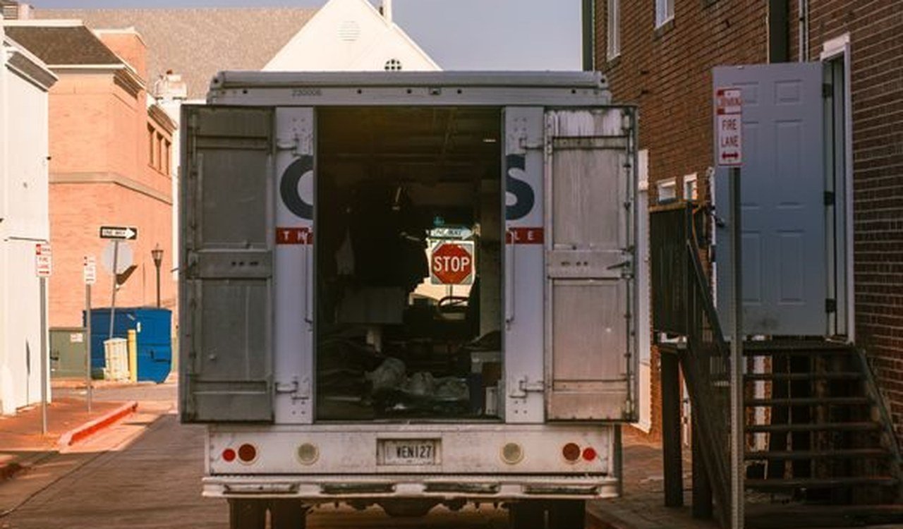 Jeddah to Najran Packing Plan: Fragile Items First 1 Fragile items wrapped for a long-distance move
